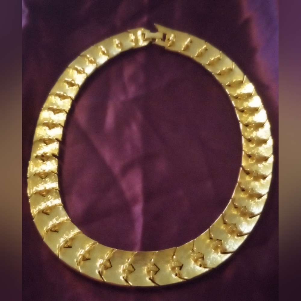 Vintage lady remington Chunky  Link Chevron  Gold Tone Necklace In Original Box!